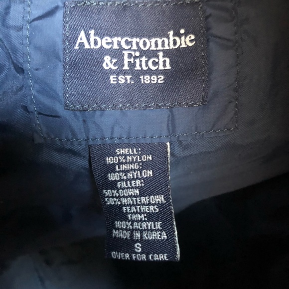Abercrombie & Fitch navy blue puffer jacket vest - Picture 4 of 4